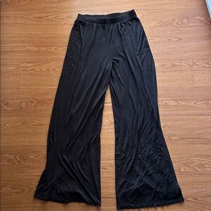 Lulu's Classic Black Wide-Leg Pants